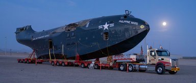 Western Star Hauls a Giant of the Skies