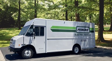 FCCC celebrates delivery of first two MT50e units to Penske Truck Leasing in California